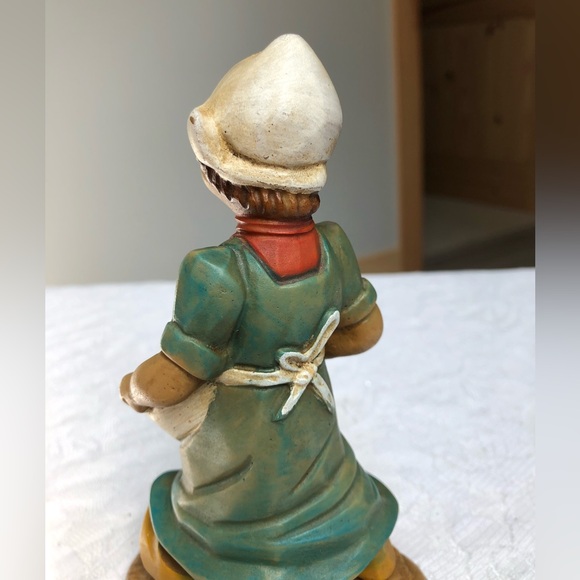 Vintage Dutch Holland Girl Figurine - Picture 5 of 7